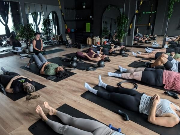 what-is-pilates-class-on-mats